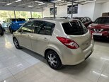 Nissan Tiida-6