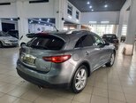 Infiniti QX70-6