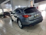 Infiniti QX70-8