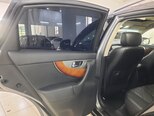 Infiniti QX70-10