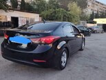 Hyundai Elantra-4
