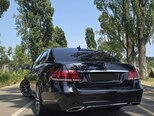 Mercedes E 220-21
