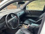 Mercedes E 280-10