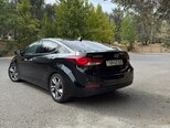 Hyundai Elantra-12