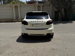 Porsche Cayenne-4