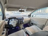 Nissan Tiida-16