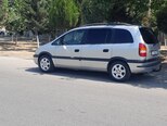 Opel Zafira-8