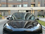 Tesla Model 3-1