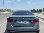 Nissan Altima-10