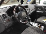 Mitsubishi Pajero-4