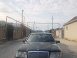 Mercedes E 300-1