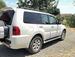Mitsubishi Pajero-8