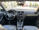 Volkswagen Jetta-9