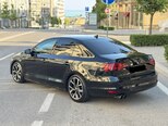 Volkswagen Jetta-5