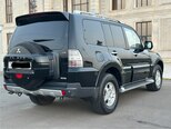 Mitsubishi Pajero-7