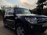 Mitsubishi Pajero-3