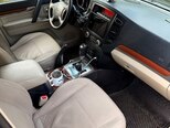 Mitsubishi Pajero-4