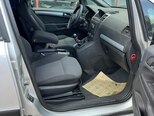 Opel Zafira-13