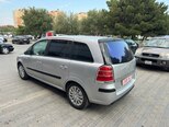 Opel Zafira-9