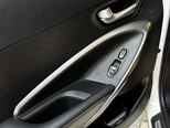 Hyundai Grand Santa Fe-9