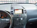 Opel Zafira-8