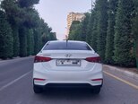 Hyundai Accent-12