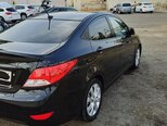 Hyundai Accent-15