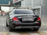 Mercedes E 300 d-10