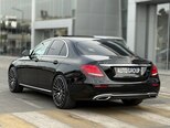 Mercedes E 300 d-12