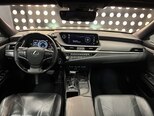 Lexus ES 300h-13