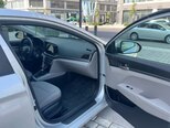 Hyundai Elantra-12
