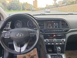 Hyundai Elantra-11