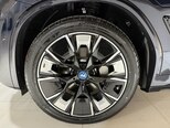 BMW iX3-9