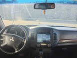 Mitsubishi Pajero-6