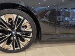 BMW i5-19