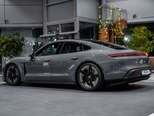 Porsche Taycan-6