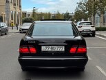 Mercedes E 240-2