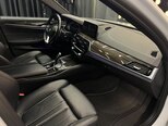 BMW 530e-12