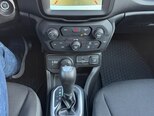 Jeep Renegade-13