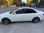 Hyundai Sonata-12