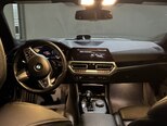 BMW 330e-13