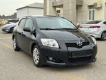 Toyota Auris-2