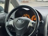 Toyota Auris-12