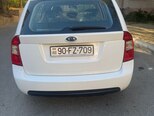 Kia Carens-3