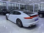 Porsche Panamera-6