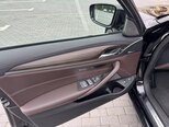 BMW 530e-16