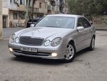 Mercedes E 240-1
