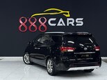 Kia Carnival-5