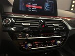 BMW 530e-16