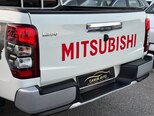 Mitsubishi L200-8